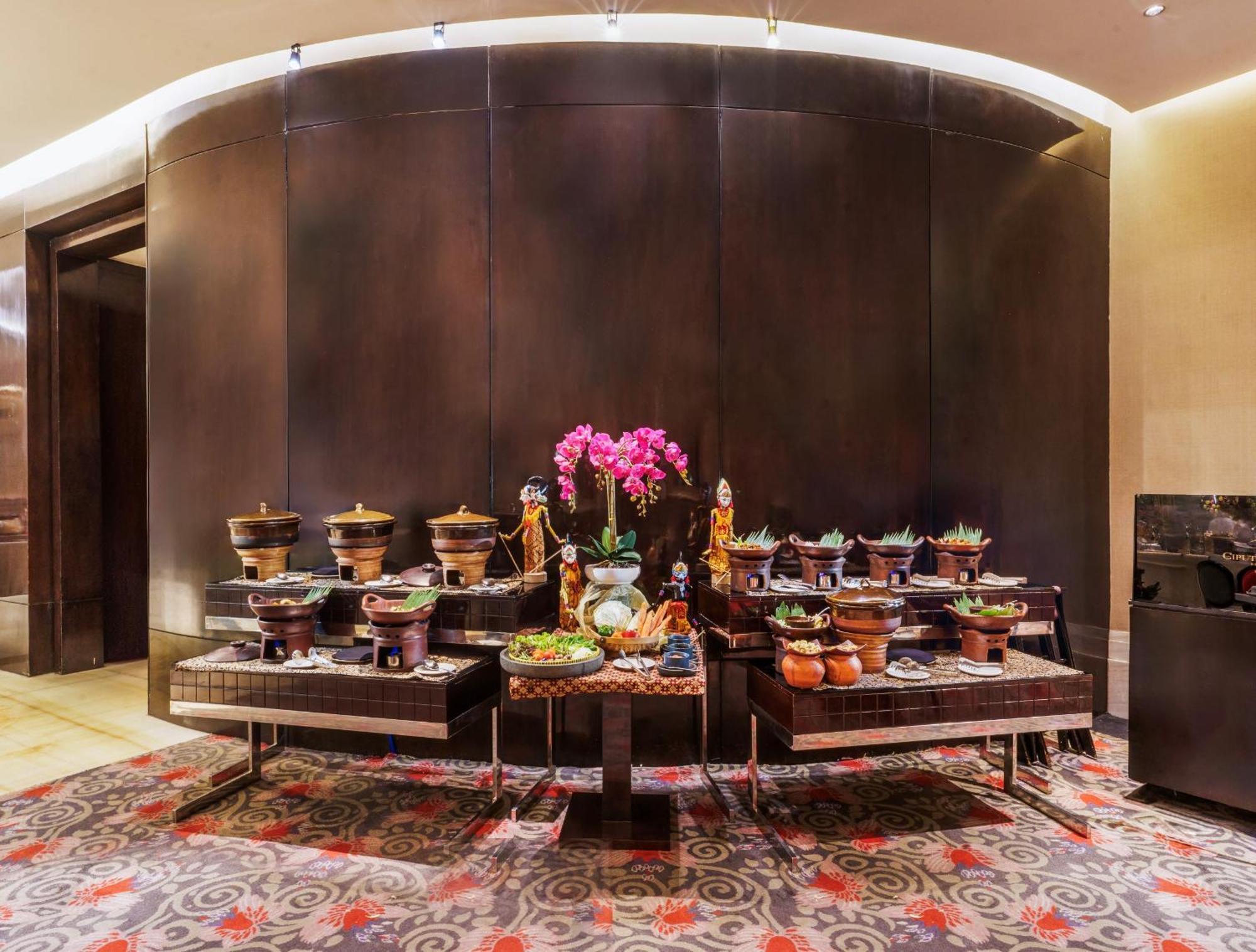 Hotel Ciputra World Surabaya Managed By Swiss-Belhotel International Eksteriør billede